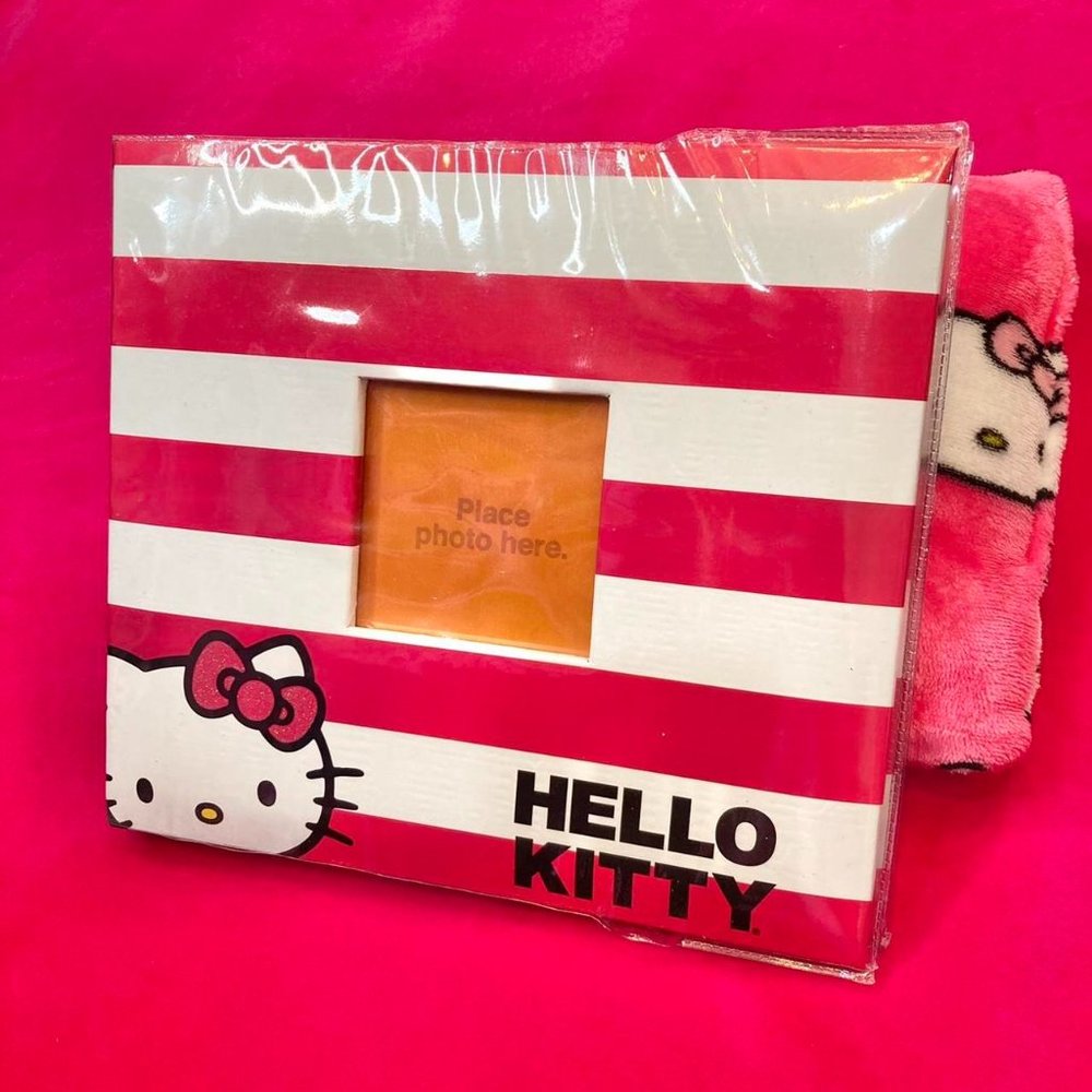 2010s Sanrio Hello Kitty Photo Scrapbook Album